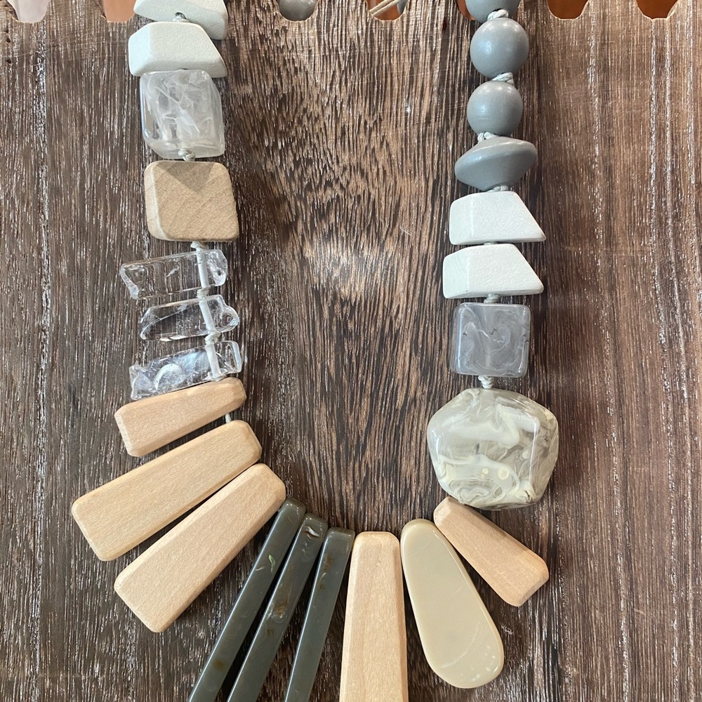 Modern Geometric Necklace in Gray and Cream